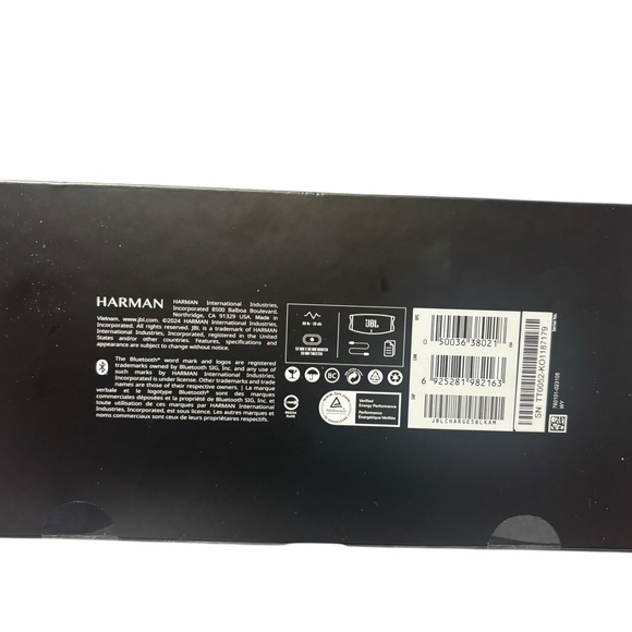 JBL Charge 5 Bluetooth Speaker - Black - Picture 3 of 6